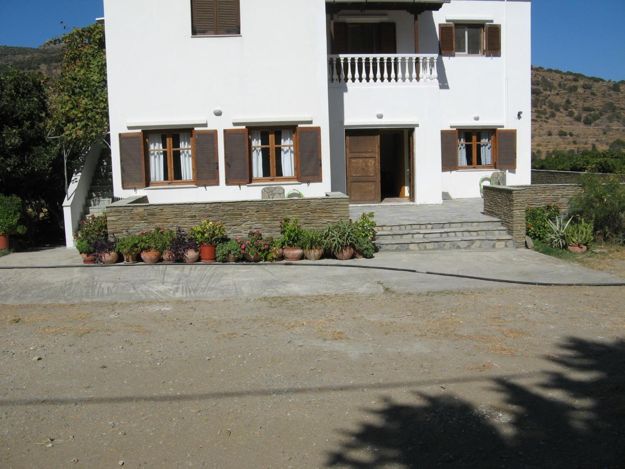 Vila House In The Grass Land. Ormos  Exteriér fotografie